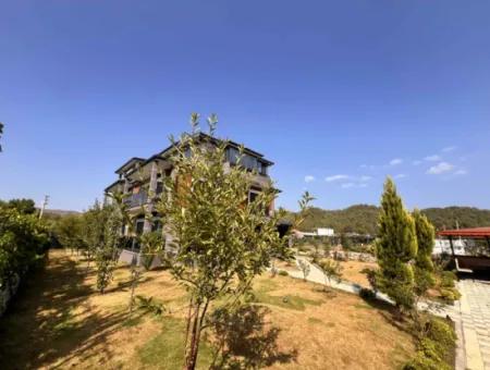 Harika Bir Portföy Marmaris'in Saklı Cennetinde Yatırım Fırsatı: 838M2 Arsa İçerisinde Lüks 5 Adet 2+1 110M2 Daireler Marmaris'e Sadece 15 Km Uzaklıkta,