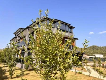 Harika Bir Portföy Marmaris'in Saklı Cennetinde Yatırım Fırsatı: 838M2 Arsa İçerisinde Lüks 5 Adet 2+1 110M2 Daireler Marmaris'e Sadece 15 Km Uzaklıkta,