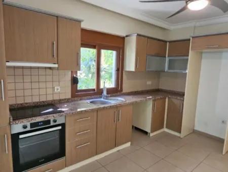 Marmaris Siteler Mahallesi’nde 3+1 Havuzlu Kiralık Lüks Daire